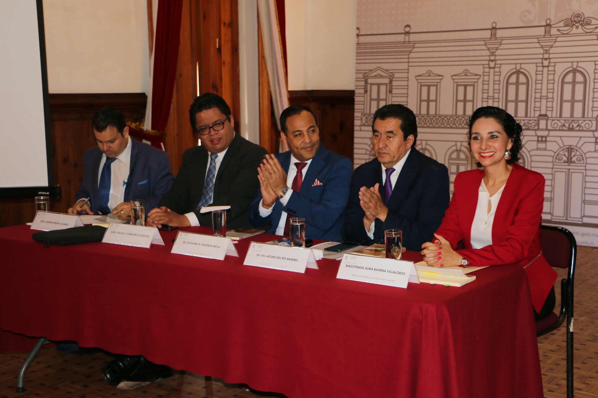 La Magistrada del TEEM, Alma Bahena Villalobos, presentó el libro “Influencia de la doctrina en las decisiones de la SCJN”