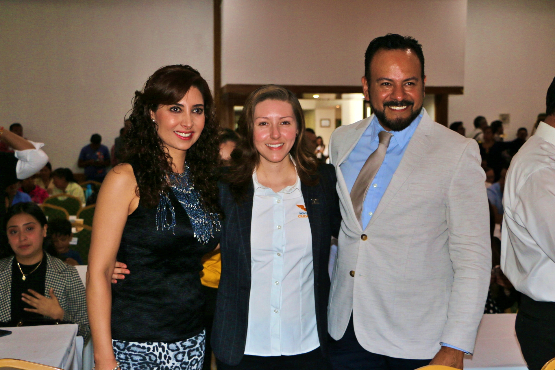 Los magistrados Yurisha Andrade Morales y Salvador Alejandro Pérez Contreras asistieron al Informe de actividades de la Comisión Operativa Estatal de Movimiento Ciudadano.