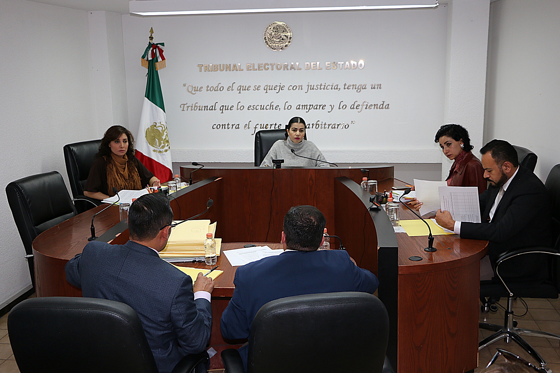  Presentación de propuestas técnicas y económicas sobre la licitación por invitación restringida TEEM-01-IR-2019.