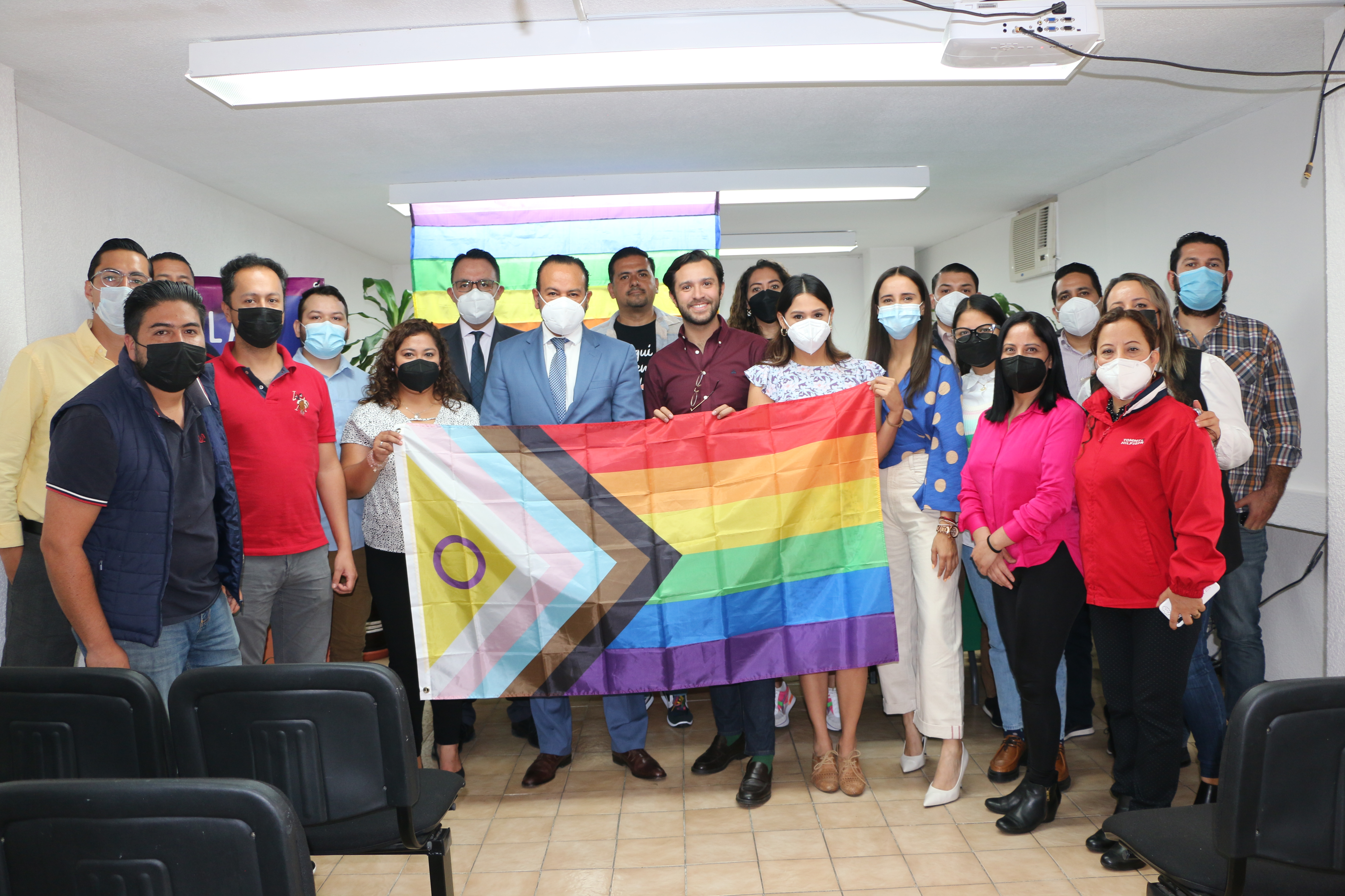 PERSONAL DEL TEEM RECIBE CHARLA PARA CONCIENTIZACIÓN DE DERECHOS HACIA EL COLECTIVO “LGBTTTIQ+”