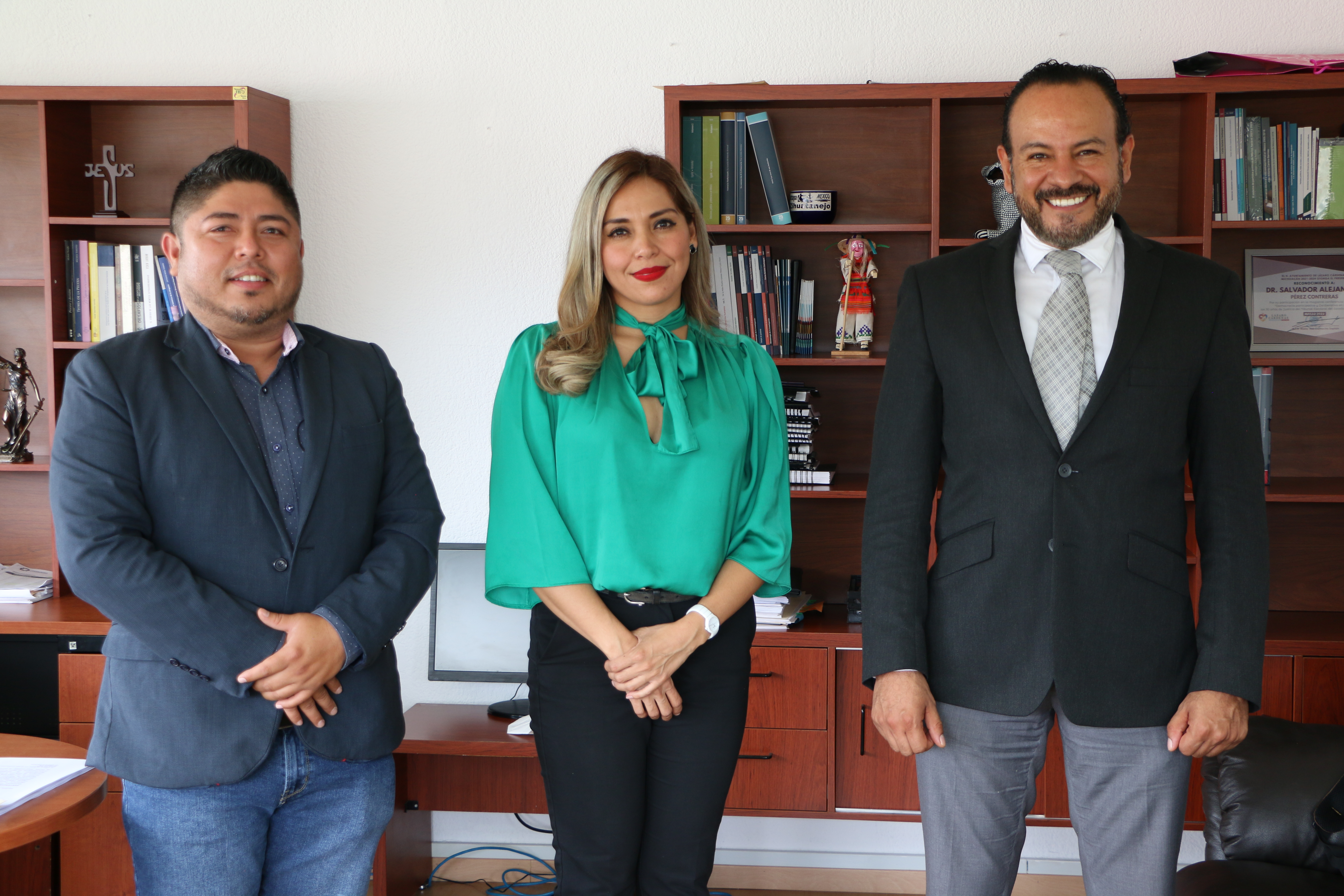 BUSCAN VINCULACIÓN ENTRE DEFENSORÍA JURÍDICA DEL TEEM Y DEFENSORÍA DE OFICIO